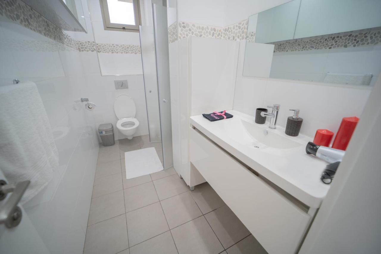 Yalarent Oasis Garden With Private Pool Apartment Eilat Bagian luar foto